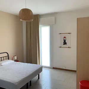 Dainese Apartments, Casa Ester Лидо-ди-Езоло